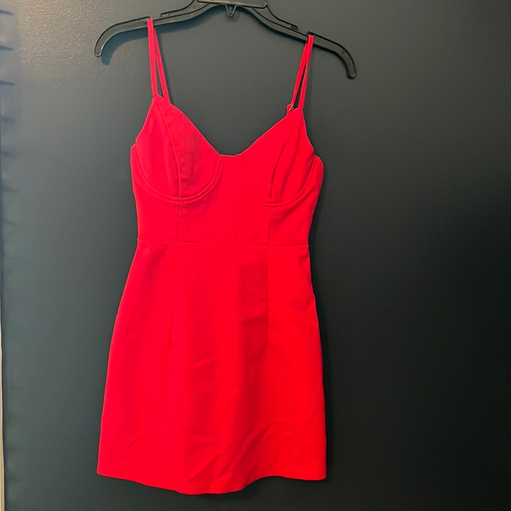 so cute for a night on the town, homecoming or date party!